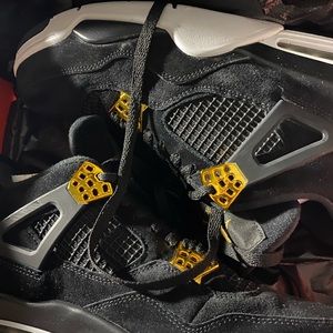 Jordan 4s